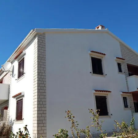 Pag 11358e Apartment *