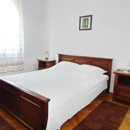 Pag 11358e Pag Town